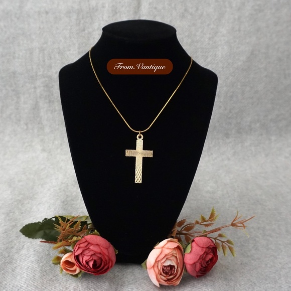 ➕ VINTAGE Big Golden Cross and Necklace 📿 - Picture 2 of 4